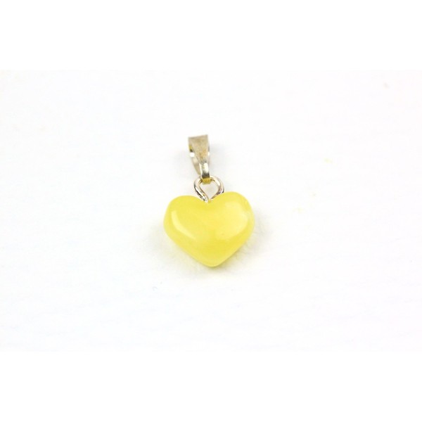 Natural Baltic amber Heart pendant Handmade 0.3gr JS084