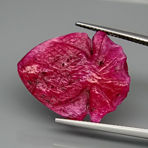 CV006 Natural BIG Red Pink Ruby Mozambique Fish Carving 15.38Ct