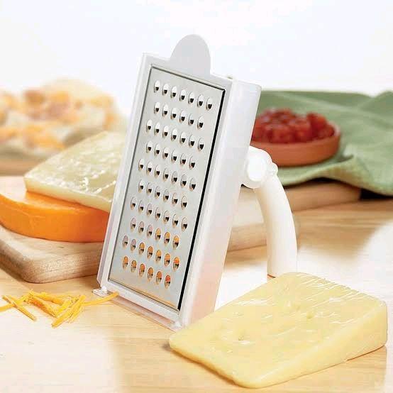 Tupperware mini grater atau parutan mini untuk keju dan cokelat